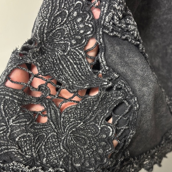 Fringe western Lace crochetTop - Picture 9 of 10